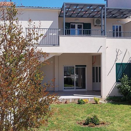 Beach Apartment Ana With Sea View, Balcony, Garden & Bbq, Murter - Dalmatia Dış mekan fotoğraf